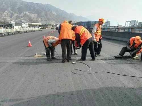 左权道路桥梁病害治理